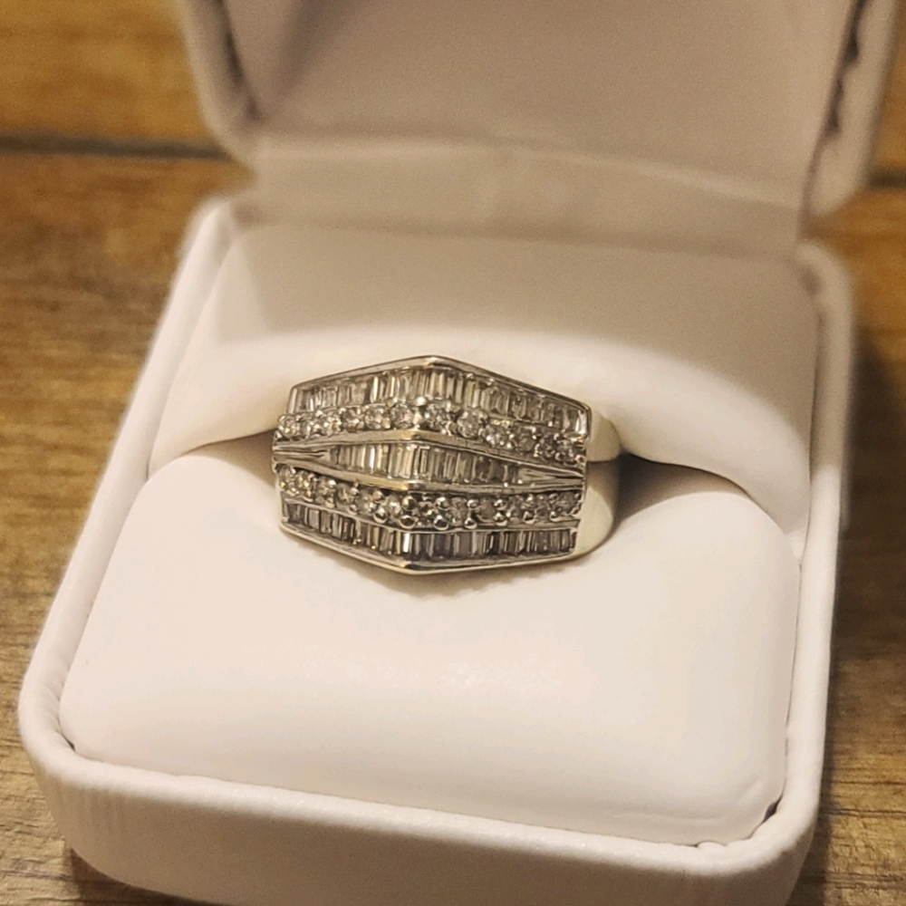 14K WHITE GOLD 1.5 CARAT TDW 6.9GRAM COCKTAIL RING